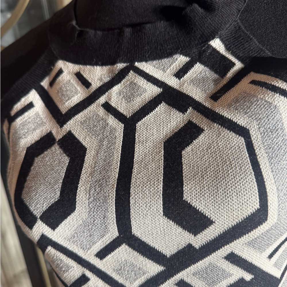 INC International Concepts Black and White Graphic Tank Top - Picture 2 of 6